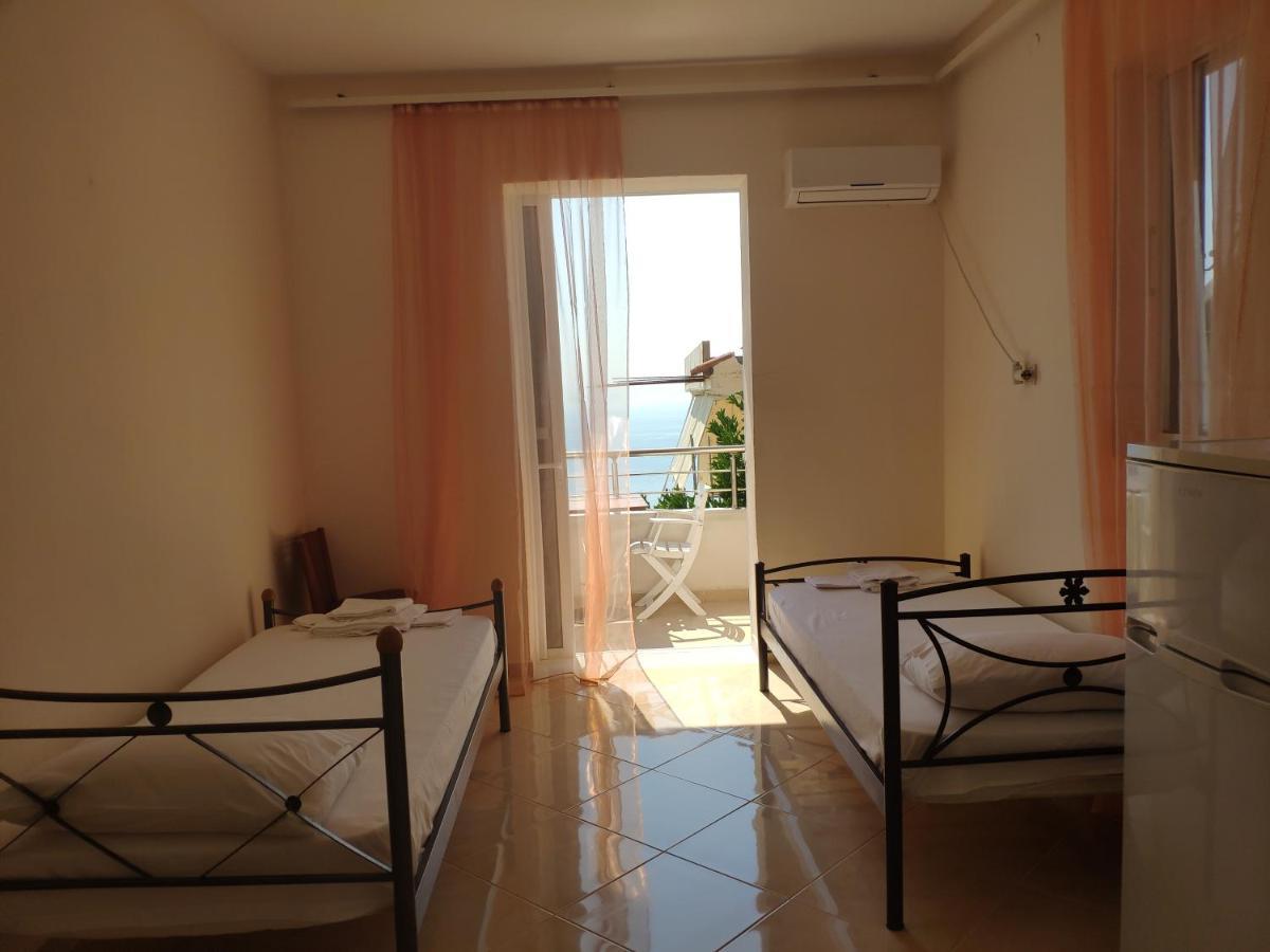 Let Rooms Lukova Buitenkant foto