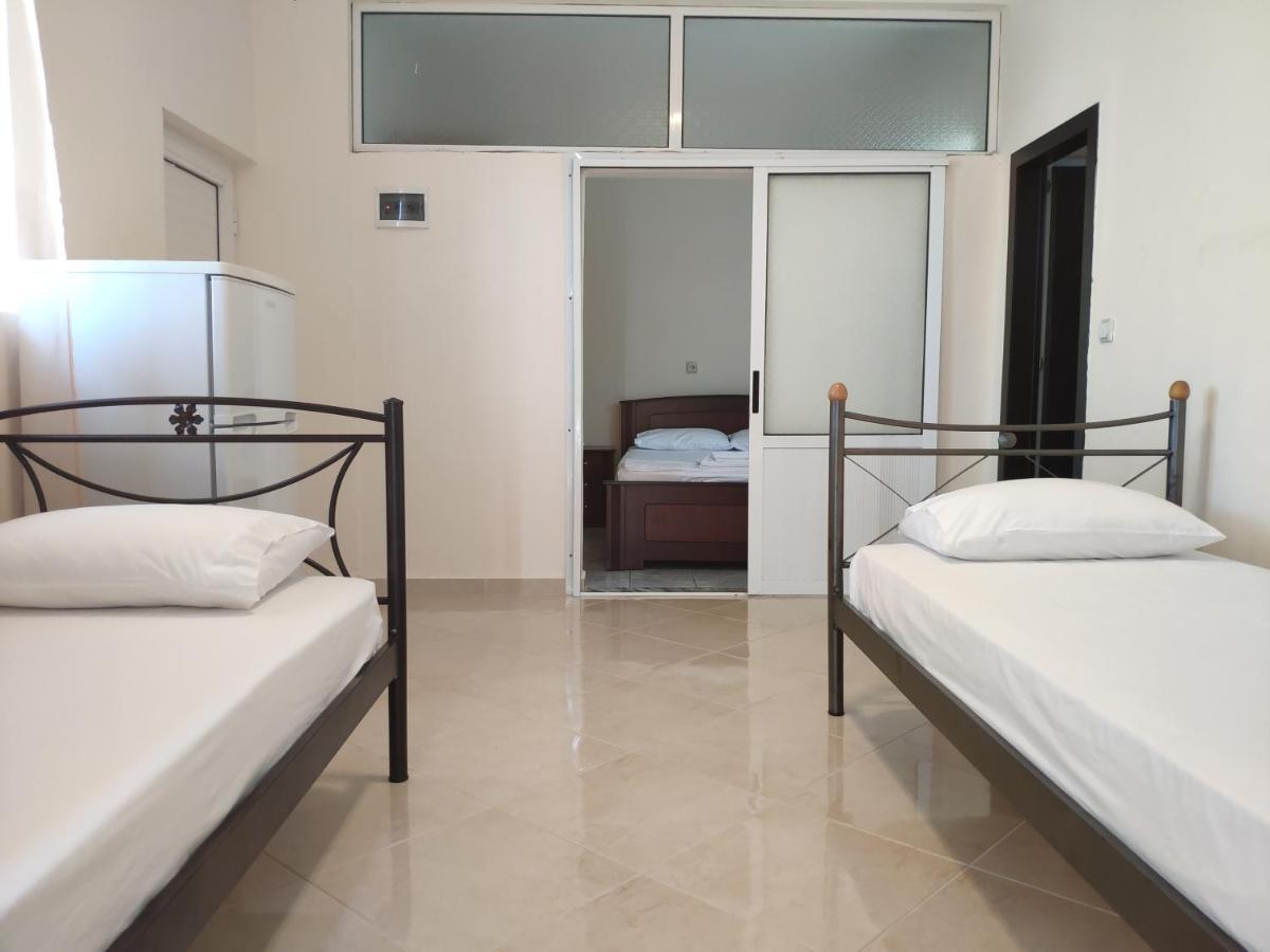 Let Rooms Lukova Buitenkant foto