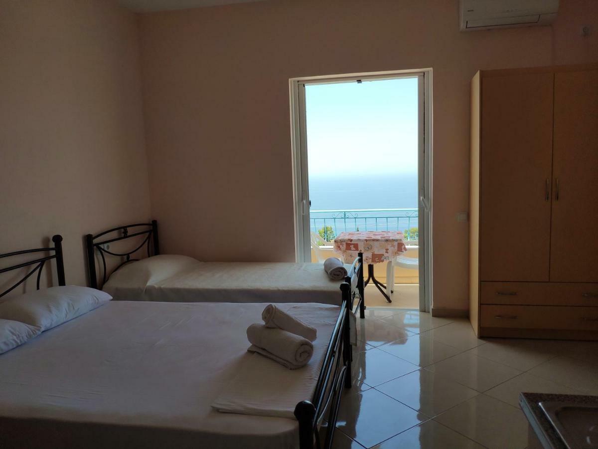Let Rooms Lukova Buitenkant foto