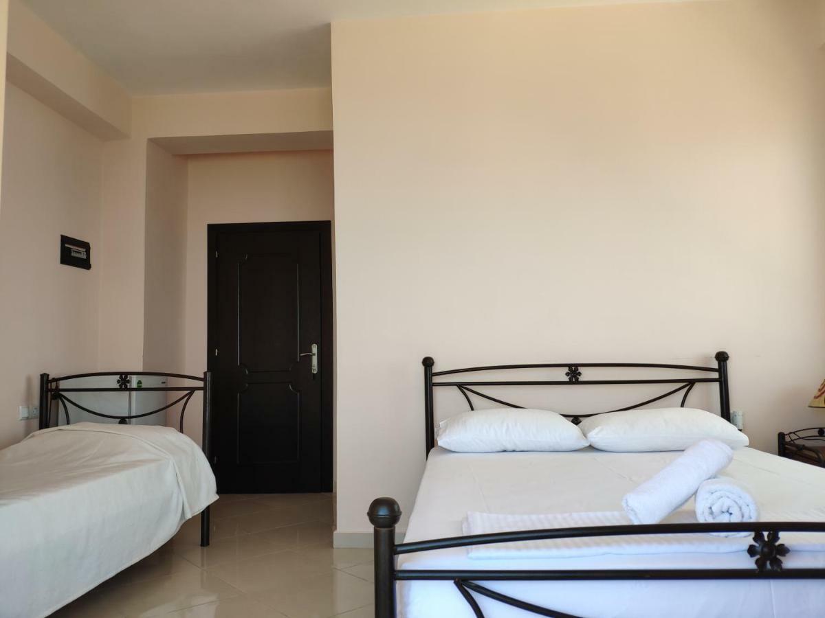 Let Rooms Lukova Buitenkant foto