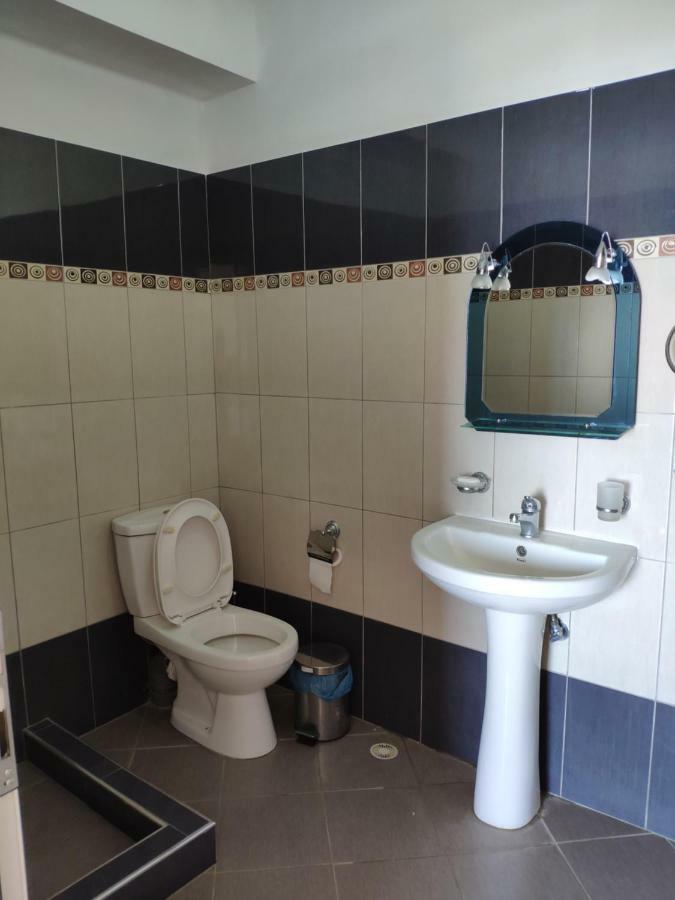 Let Rooms Lukova Buitenkant foto